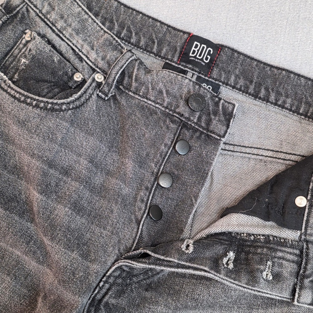 BDG Slim Straight Jeans Women 29 Black Distressed High Rise Button Fly Denim